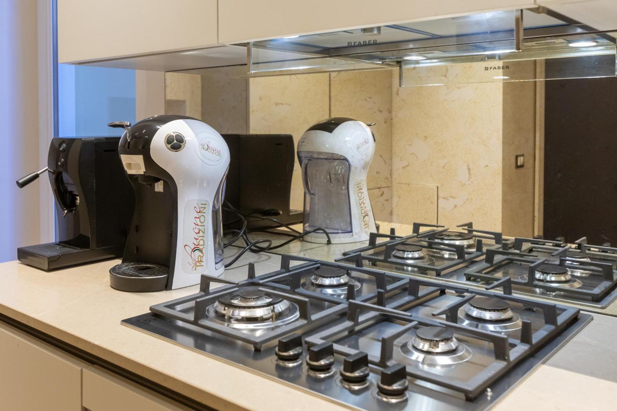 Fontana Di Trevi Luxury Guest house